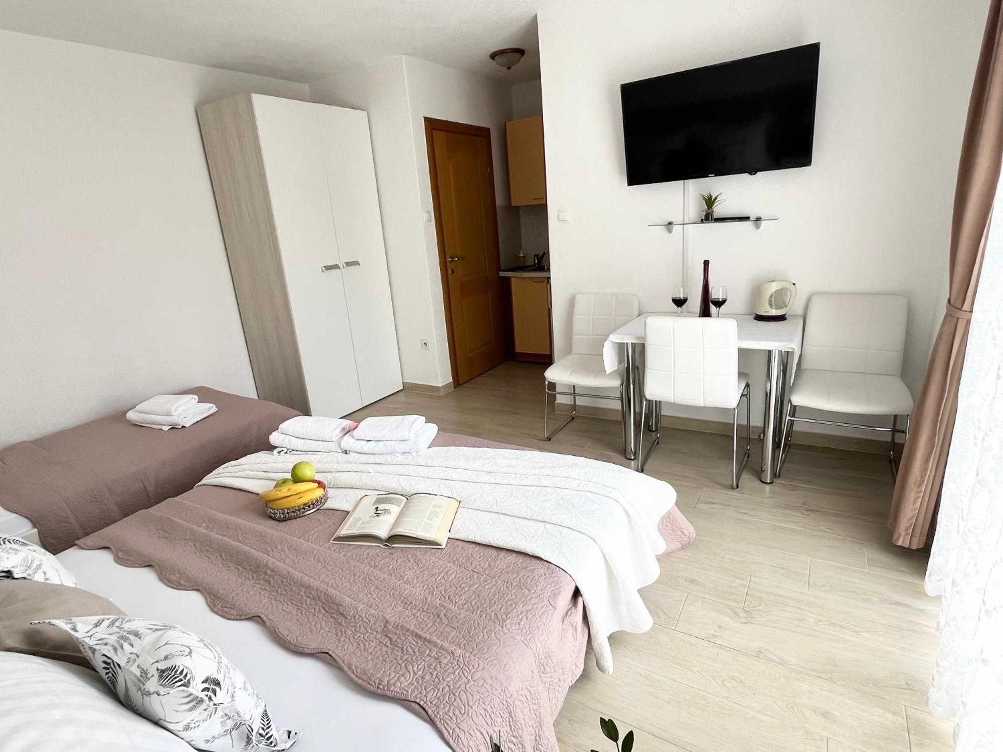 Apartments Irma Baska Voda Exterior photo