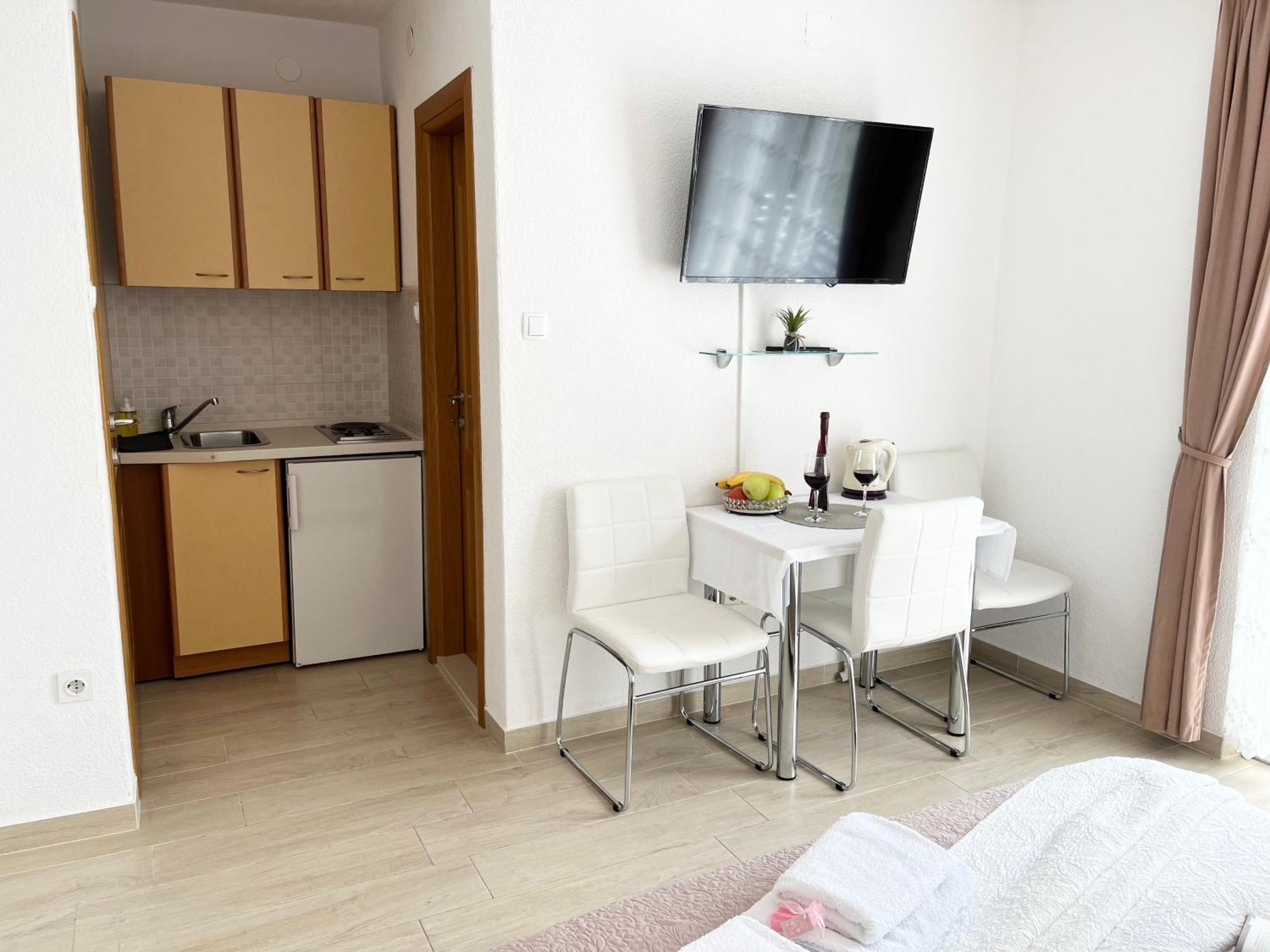 Apartments Irma Baska Voda Exterior photo