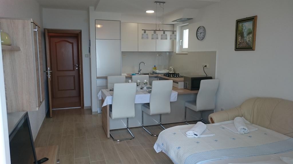 Apartments Irma Baska Voda Exterior photo